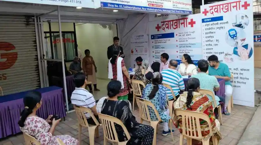 Dr. Mayuresh (Best Diabetes Doctor in Pimpri Chinchwad) organizing the health camp at Pimpri chinchwad